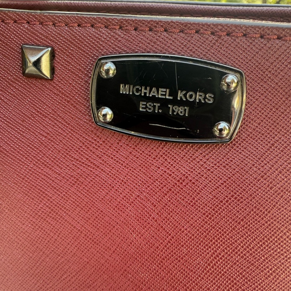 🍷✨ MICHAEL Michael Kors Burgundy Studded Leather Tote 👜 - Picture 7 of 12